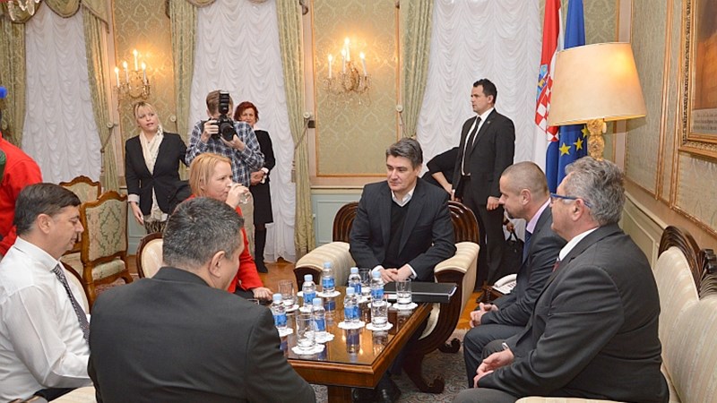 Predstavnici Stožera za obranu Rafinerije nafte Sisak zadovoljni nakon sastanka s premijerom